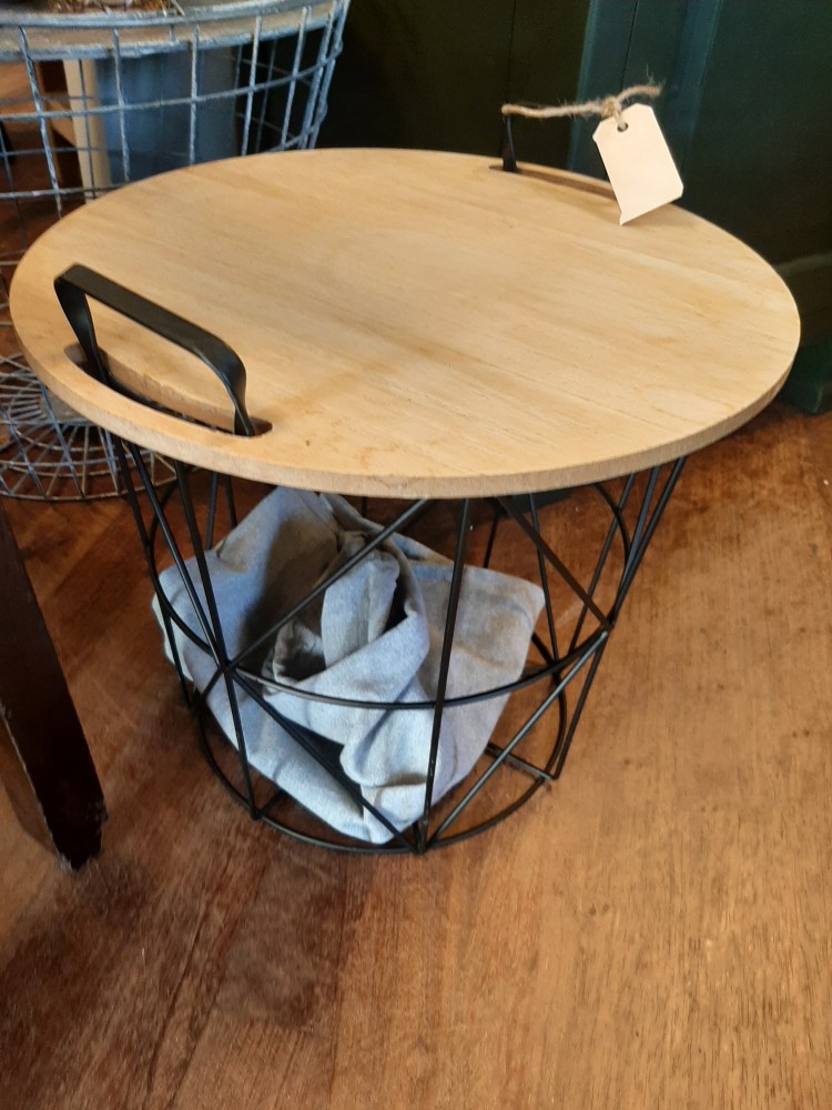 Metalen mand houten deksel /tafeltje Metalen mand houten deksel /tafeltje