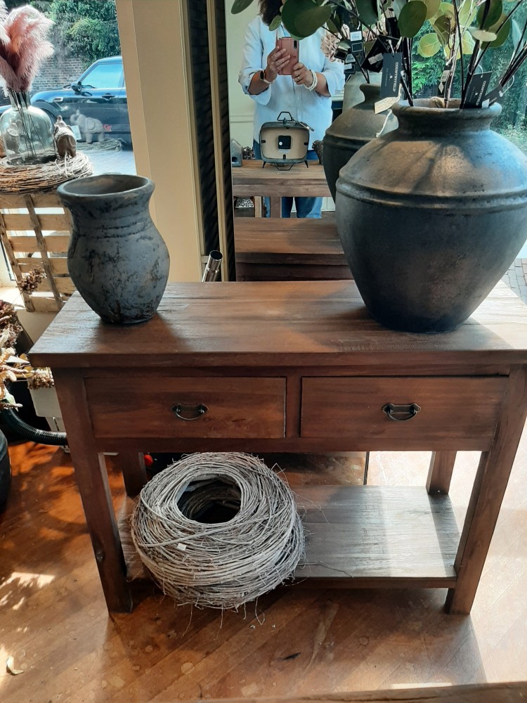 Oud teakhouten sidetable 2 lades onderplateau 100 cm Oud teakhouten sidetable 2 lades onderplateau 100 cm